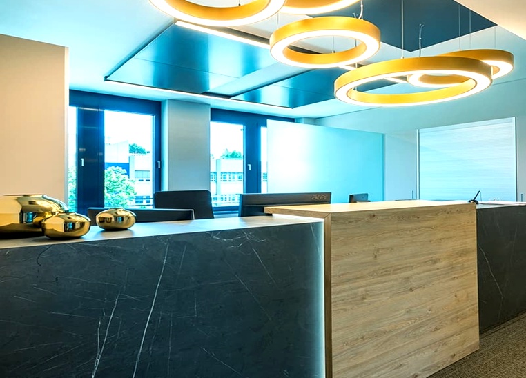 LED-Ringleuchte für Praxis und Büro in Hannover – Lichtplanung und Montage D-Design