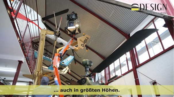 Montage der LED-Beleuchtung im Hubschraubermuseum Bückeburg
