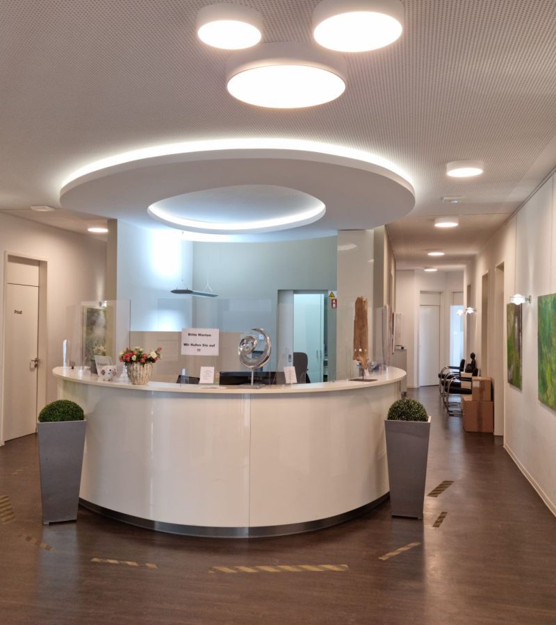 LED Sanierung Arztpraxis Bad Eilsen – energieeffiziente Beleuchtung im Empfangsbereich